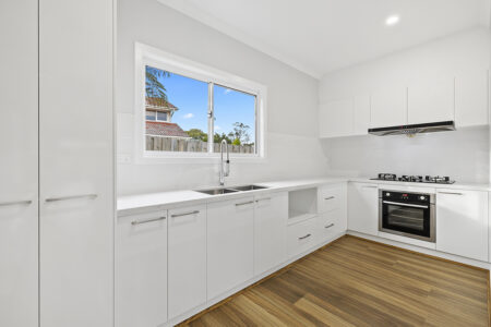 1a Thompson Street, Glen Waverley 007