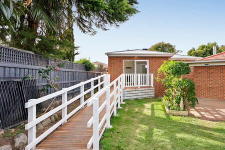5 Charles Court, Wantirna South 008a